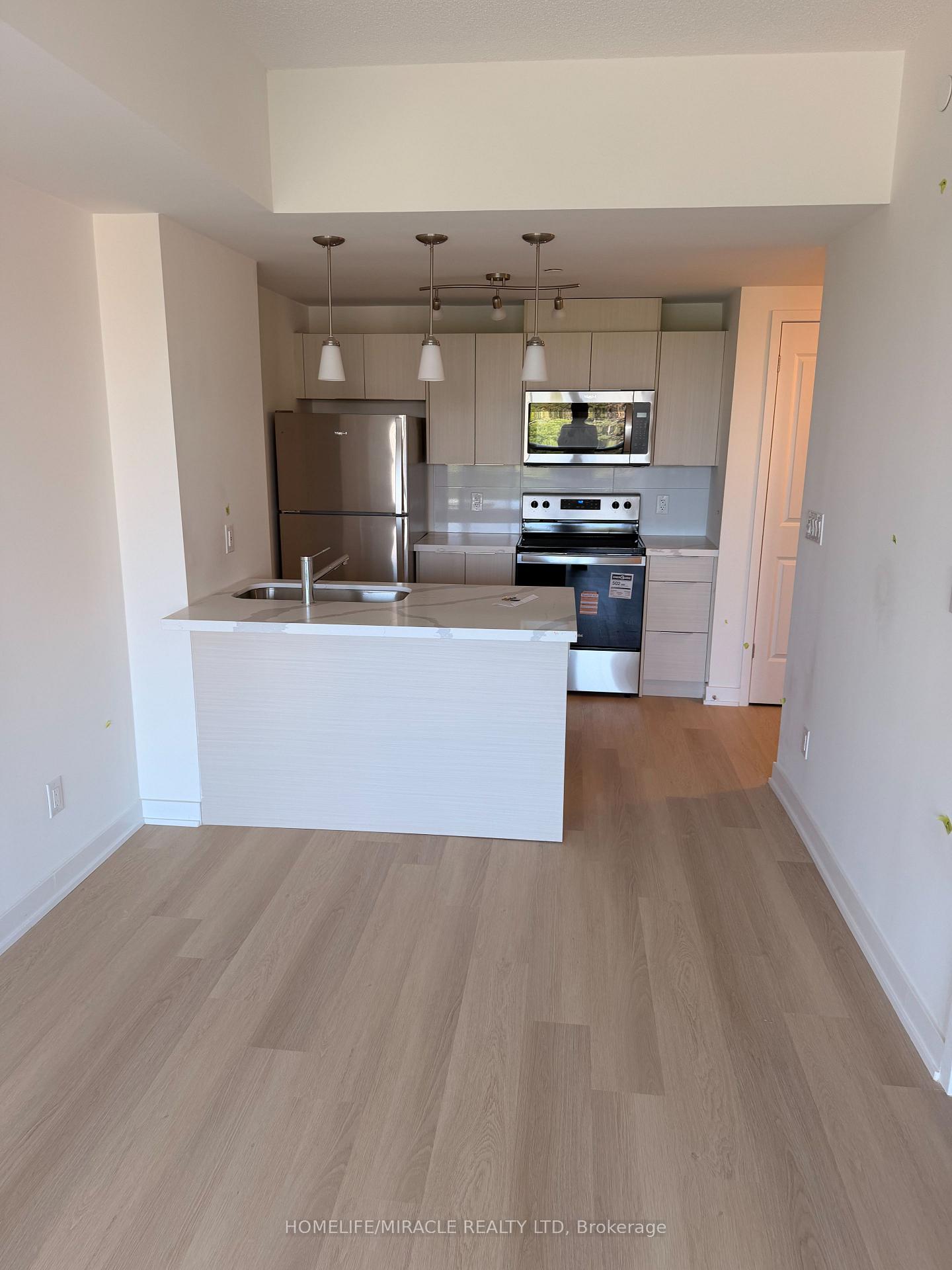 Photo 5 of Unit 404, 2825 Jane Street, North York, Glenfield-Jane Heights — HOMEH