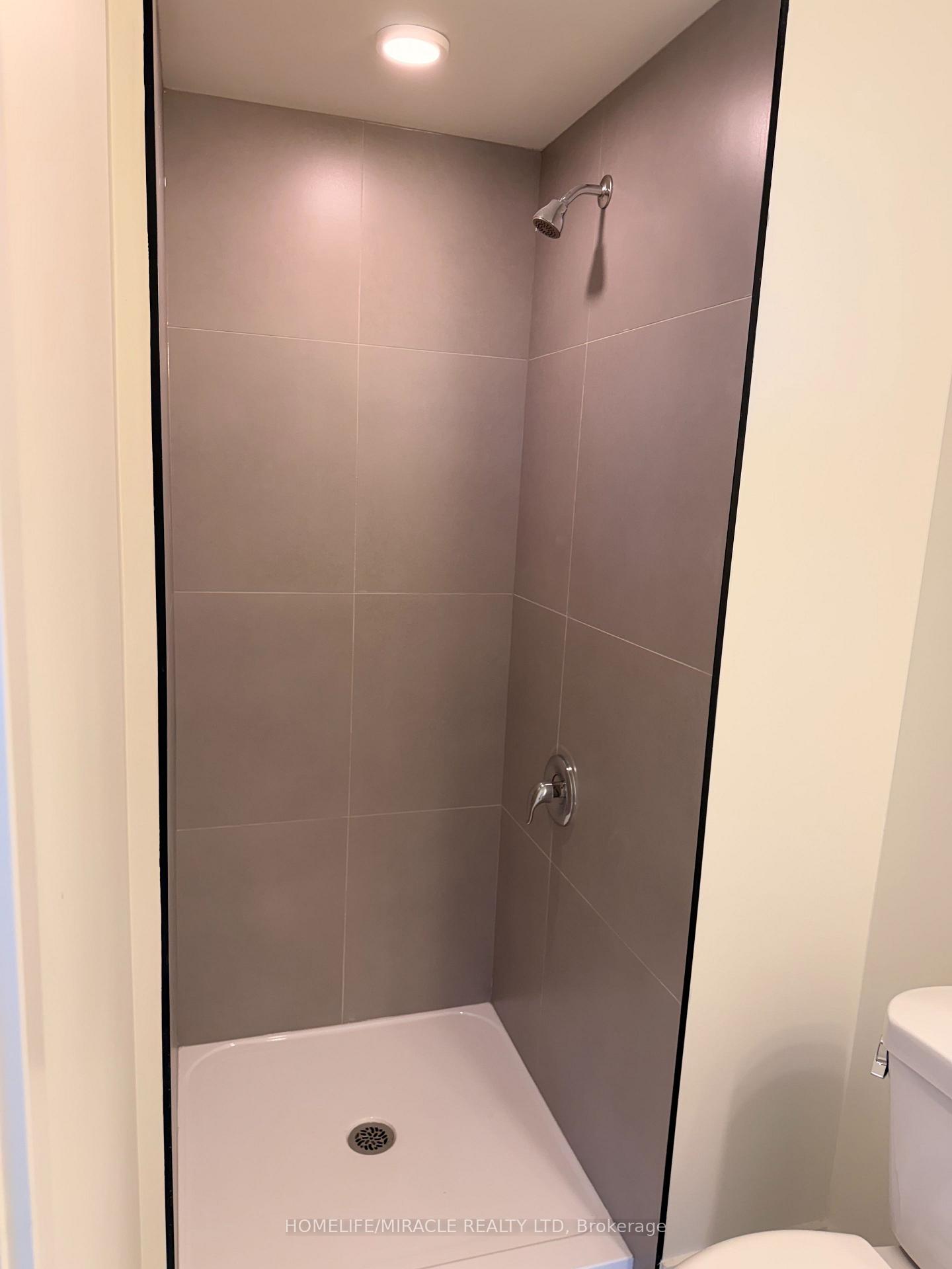 Photo 6 of Unit 404, 2825 Jane Street, North York, Glenfield-Jane Heights — HOMEH