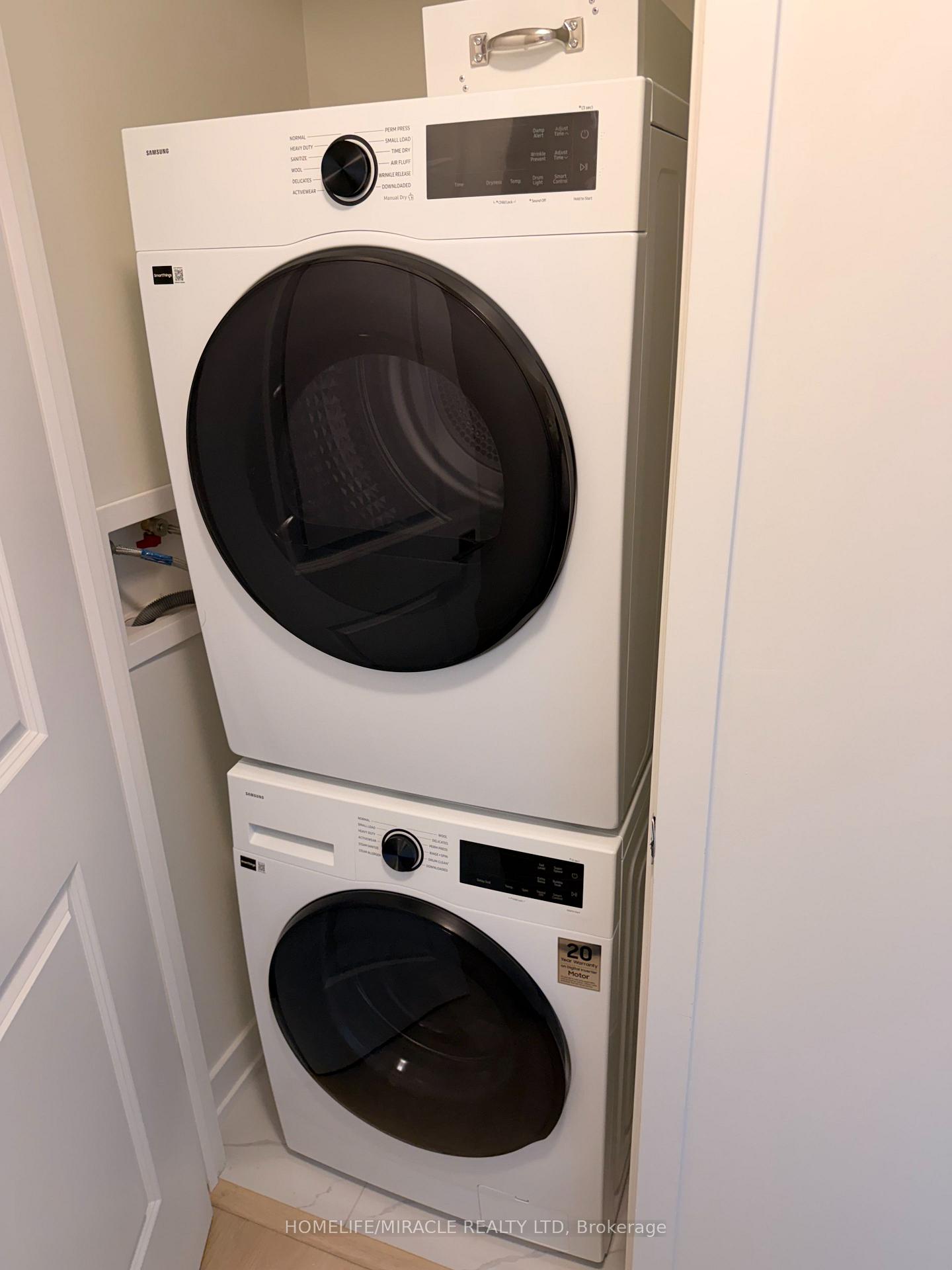 Photo 9 of Unit 404, 2825 Jane Street, North York, Glenfield-Jane Heights — HOMEH