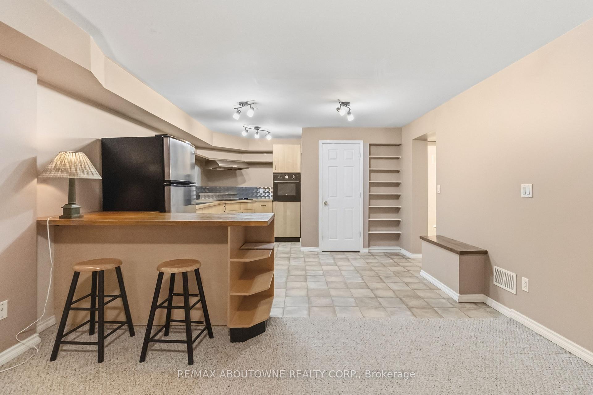 Front of Unit BASEMENT, 143 McCraney Street W