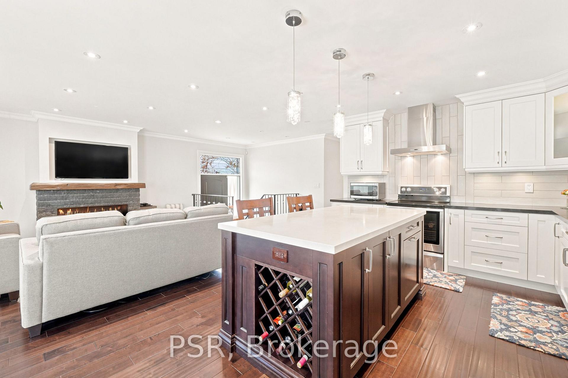 Photo 6 of 61 Robinglade Drive, Etobicoke, Eringate-Centennial-West Deane — HOMEH