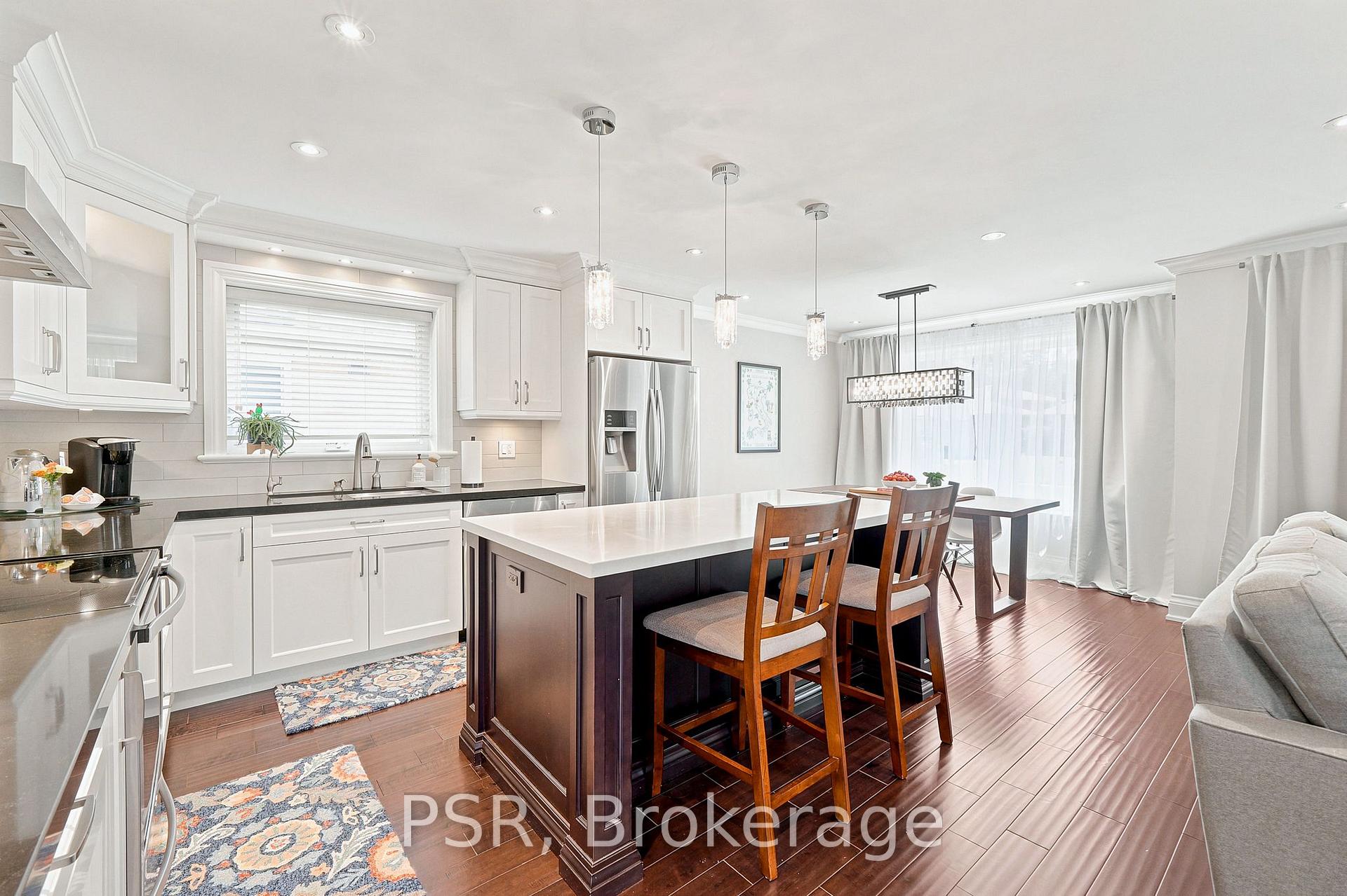 Photo 7 of 61 Robinglade Drive, Etobicoke, Eringate-Centennial-West Deane — HOMEH