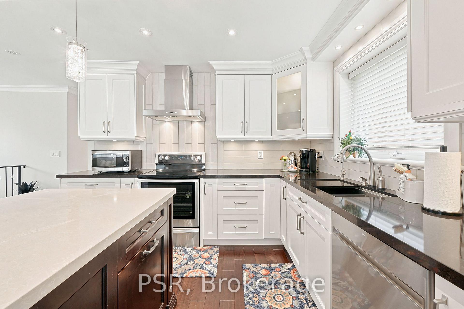 Photo 8 of 61 Robinglade Drive, Etobicoke, Eringate-Centennial-West Deane — HOMEH