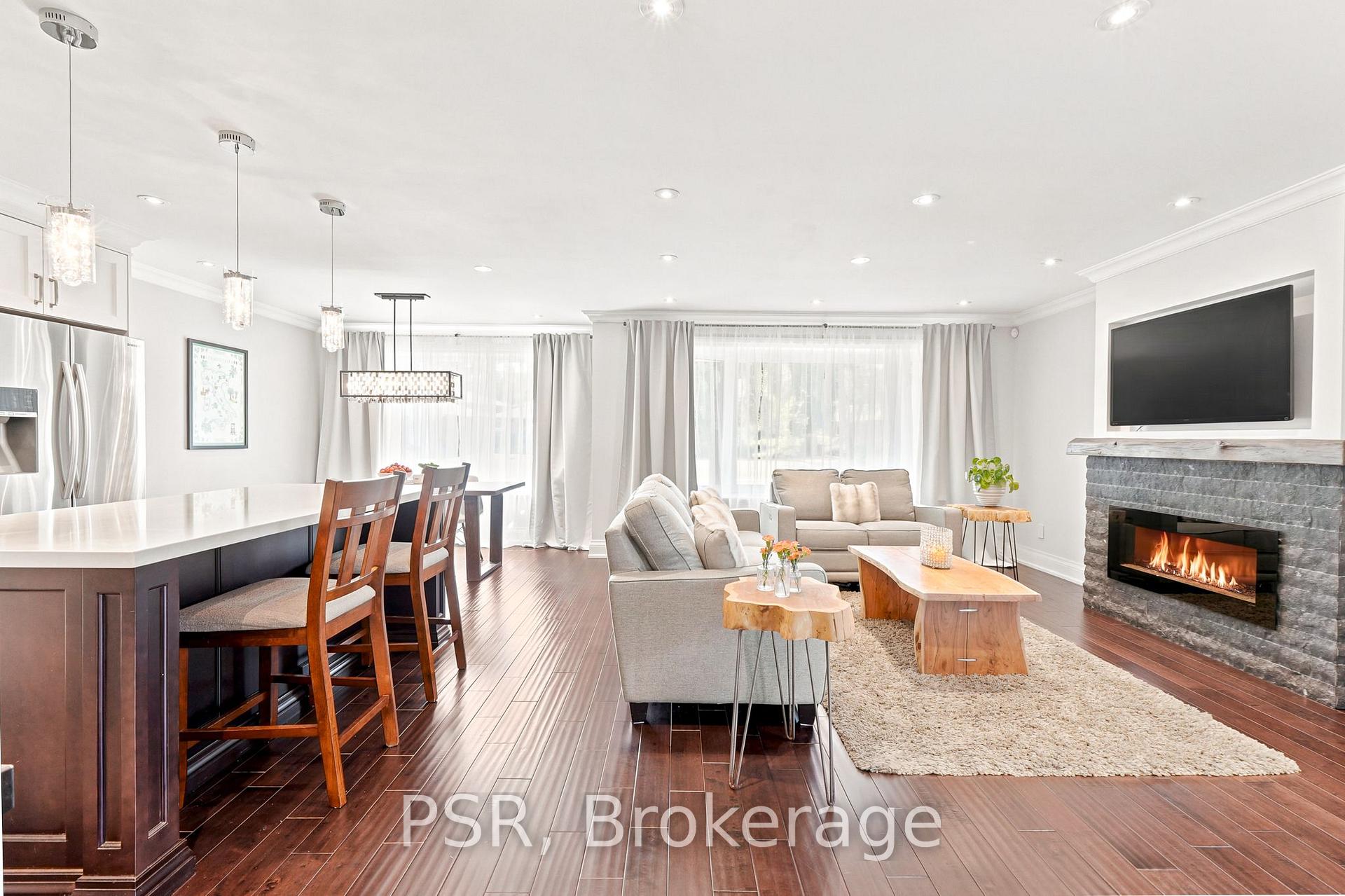 Photo 16 of 61 Robinglade Drive, Etobicoke, Eringate-Centennial-West Deane — HOMEH