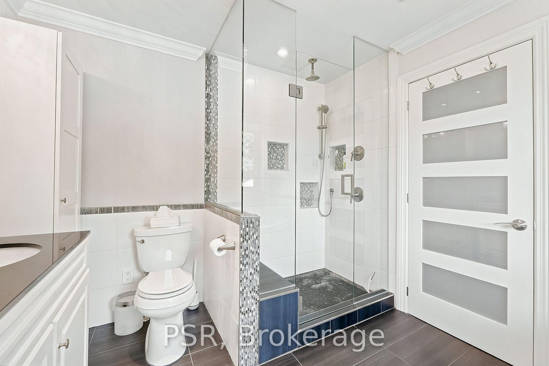 Photo 26 of 61 Robinglade Drive, Etobicoke, Eringate-Centennial-West Deane — HOMEH