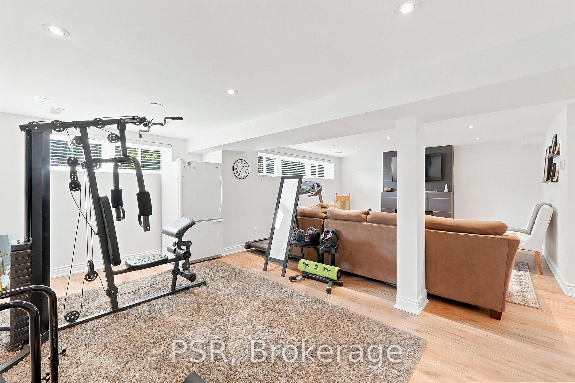 Photo 29 of 61 Robinglade Drive, Etobicoke, Eringate-Centennial-West Deane — HOMEH