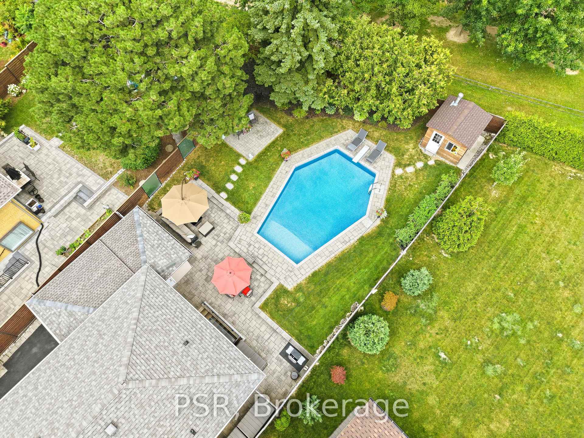 Photo 36 of 61 Robinglade Drive, Etobicoke, Eringate-Centennial-West Deane — HOMEH