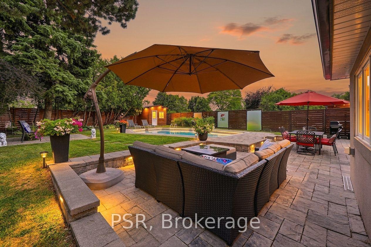 Photo 39 of 61 Robinglade Drive, Etobicoke, Eringate-Centennial-West Deane — HOMEH