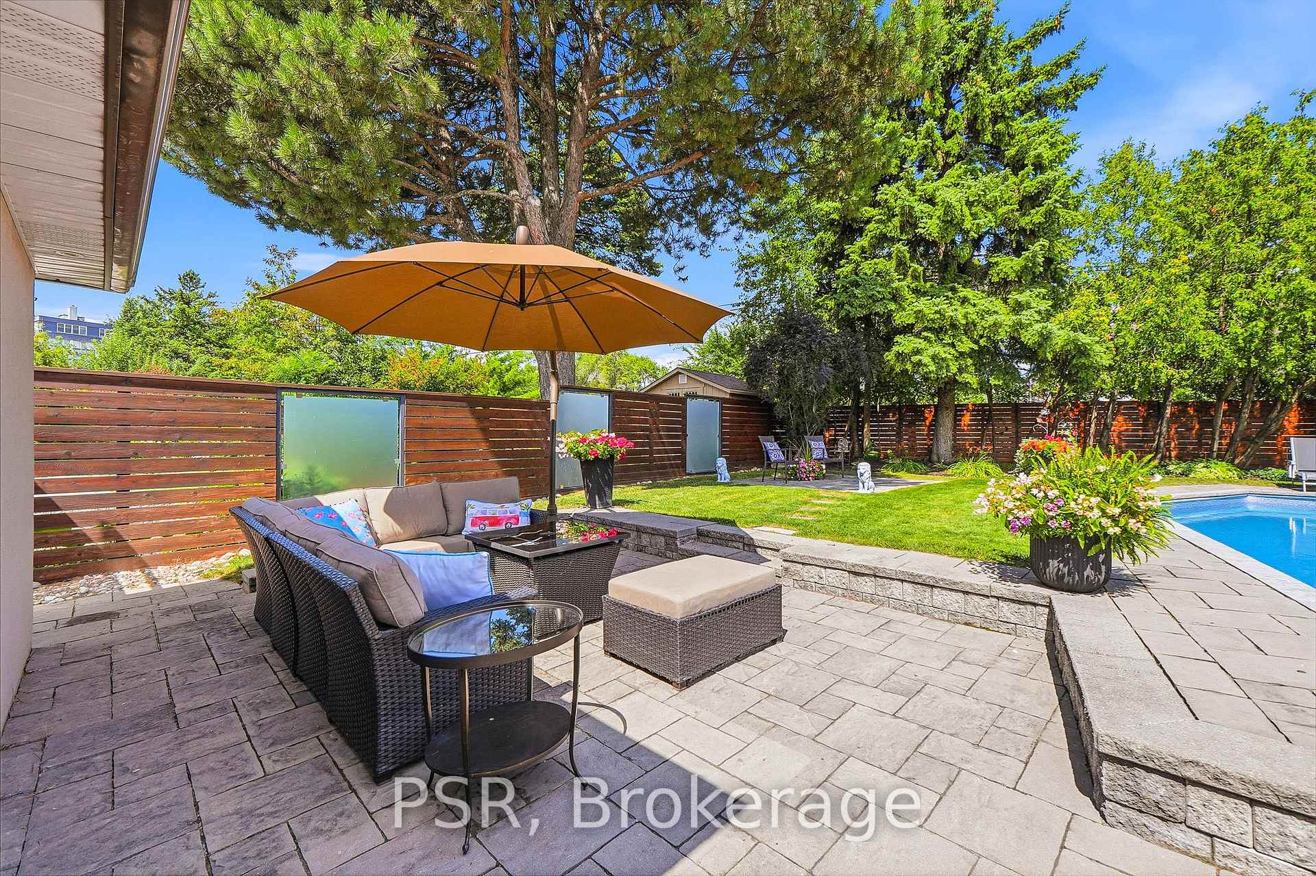 Photo 41 of 61 Robinglade Drive, Etobicoke, Eringate-Centennial-West Deane — HOMEH