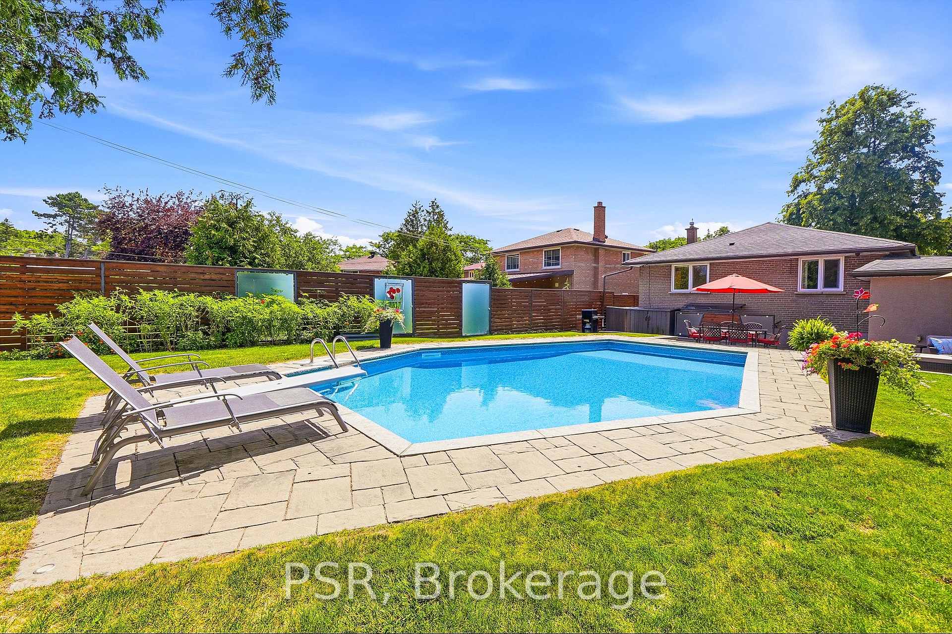 Photo 43 of 61 Robinglade Drive, Etobicoke, Eringate-Centennial-West Deane — HOMEH