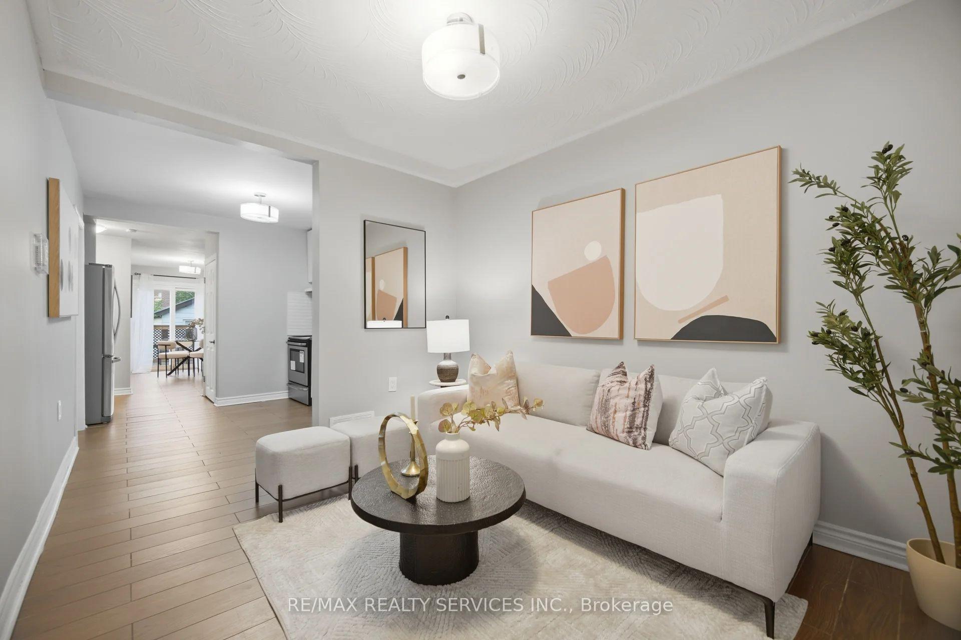 Photo 4 of 30 Elder Avenue, Etobicoke, Long Branch — HOMEH