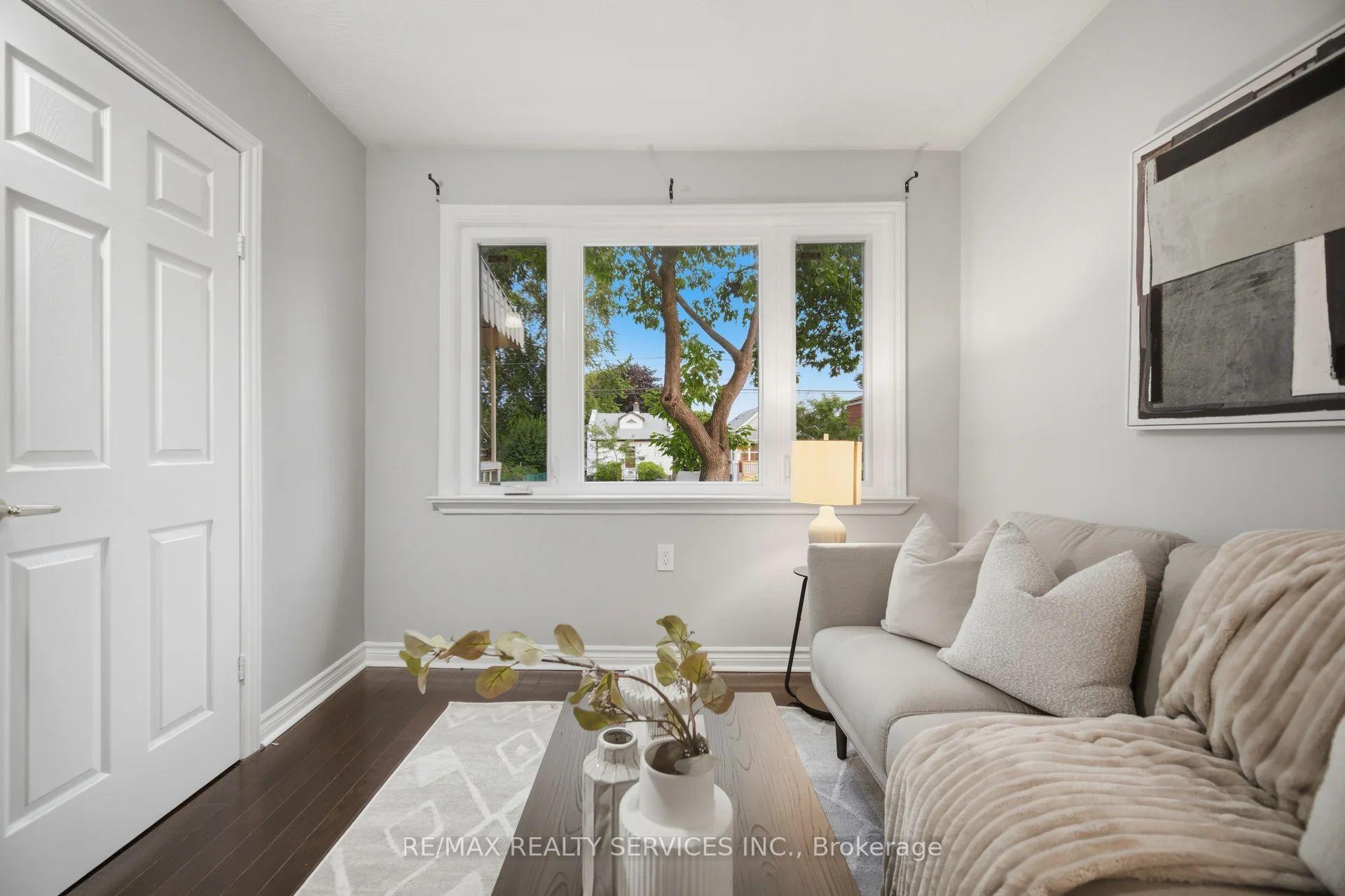 Photo 7 of 30 Elder Avenue, Etobicoke, Long Branch — HOMEH