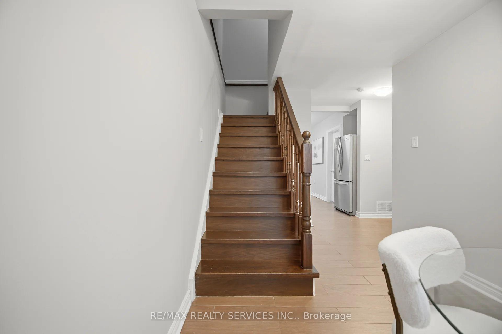Photo 16 of 30 Elder Avenue, Etobicoke, Long Branch — HOMEH