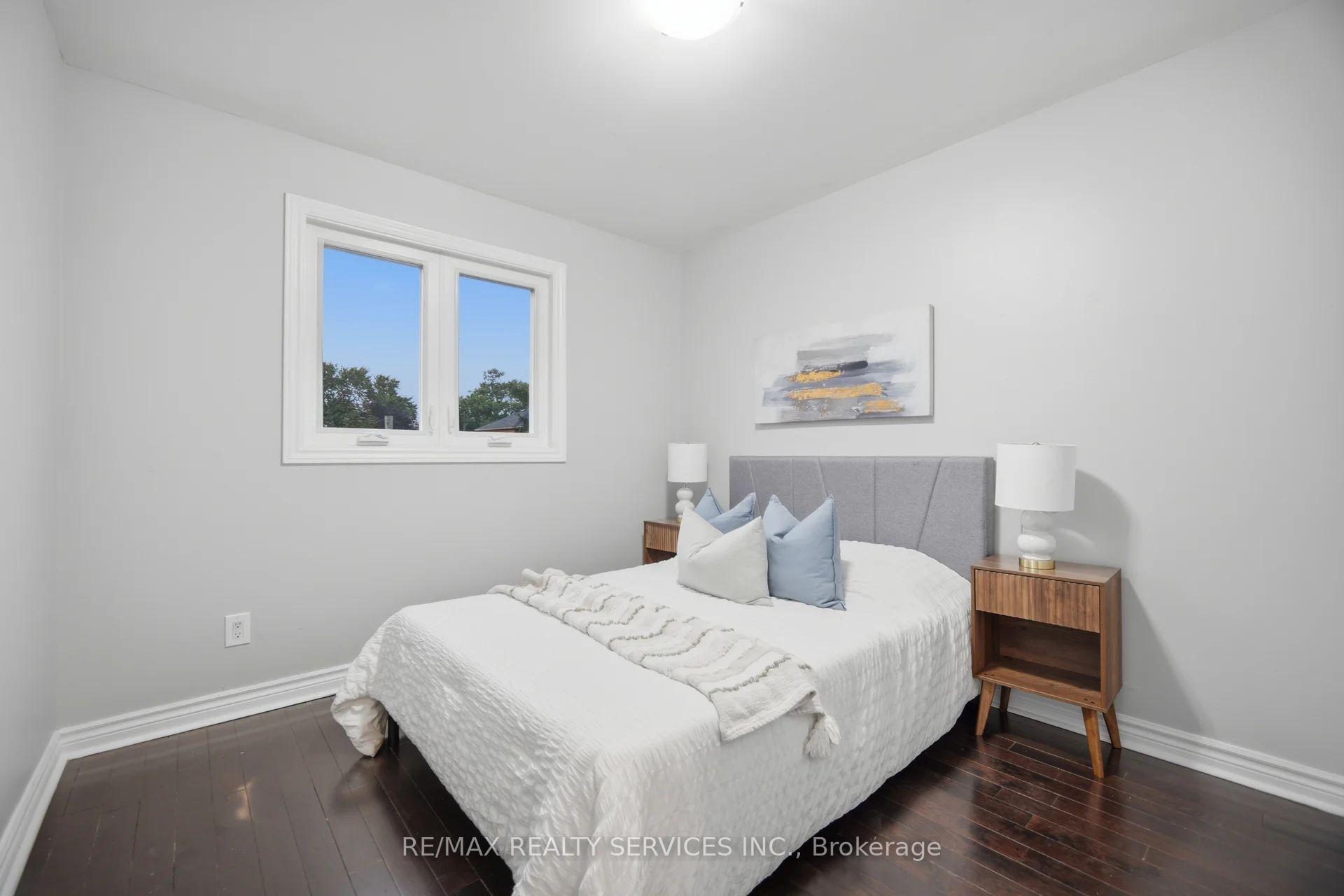 Photo 19 of 30 Elder Avenue, Etobicoke, Long Branch — HOMEH