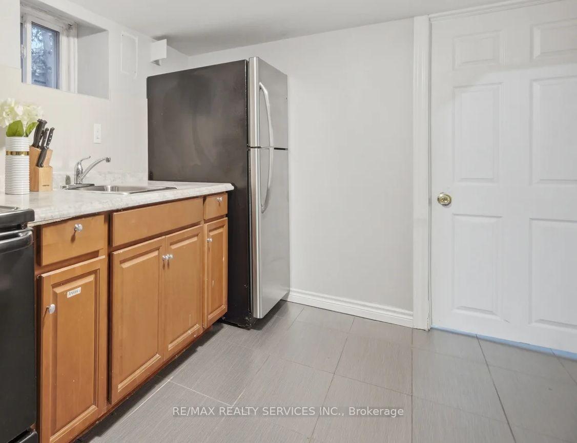 Photo 23 of 30 Elder Avenue, Etobicoke, Long Branch — HOMEH