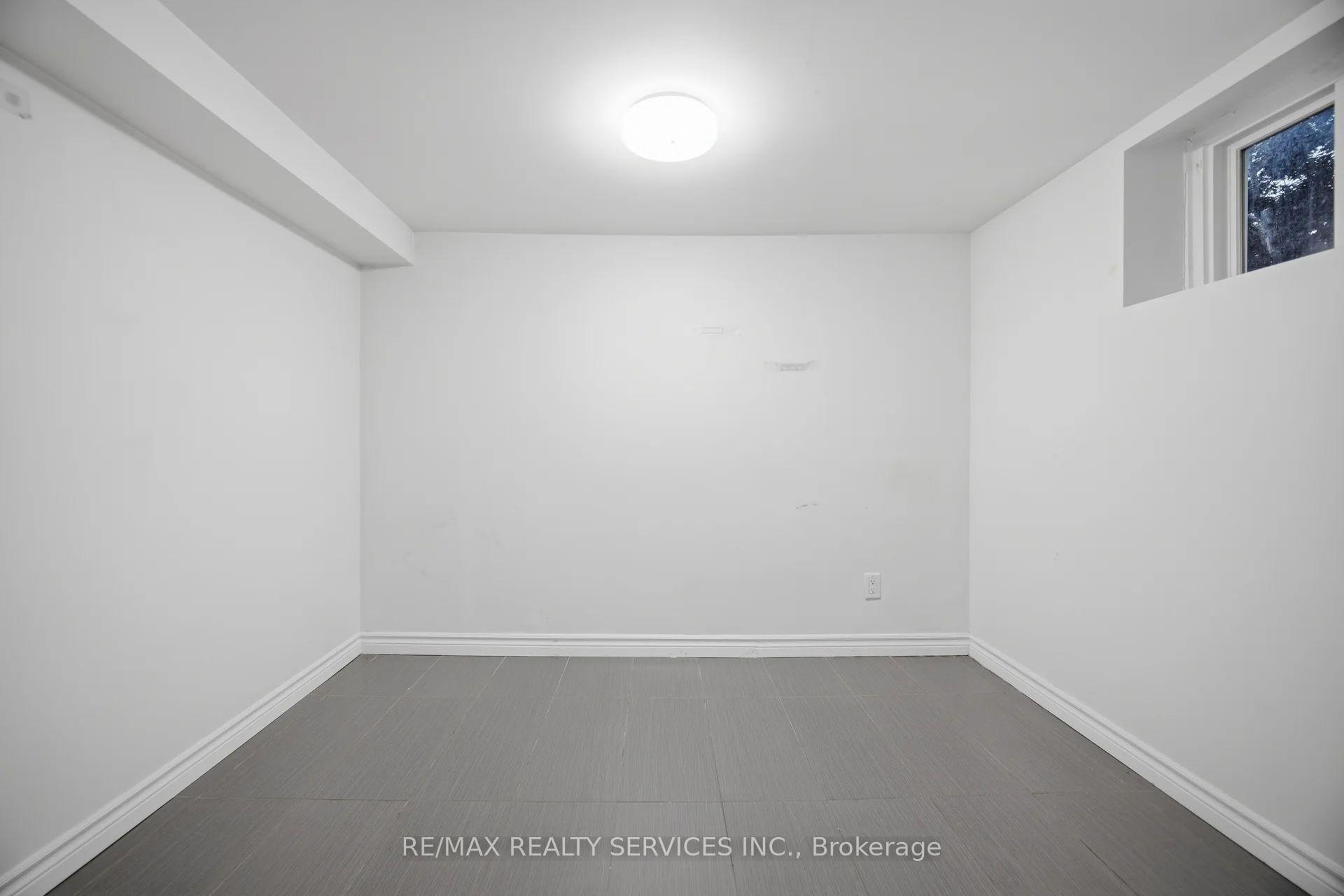 Photo 27 of 30 Elder Avenue, Etobicoke, Long Branch — HOMEH