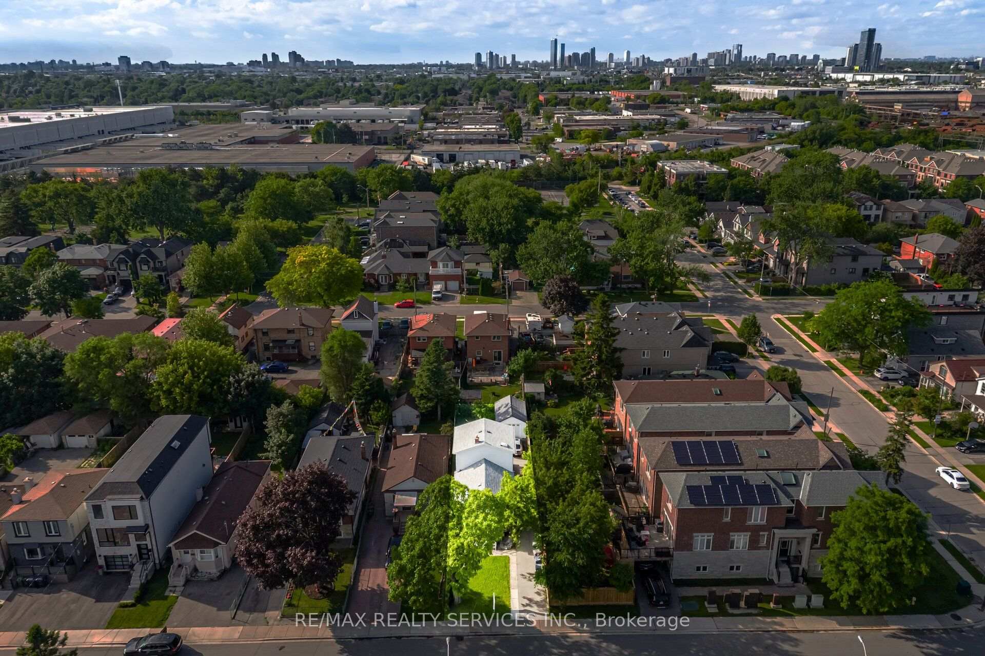 Photo 34 of 30 Elder Avenue, Etobicoke, Long Branch — HOMEH
