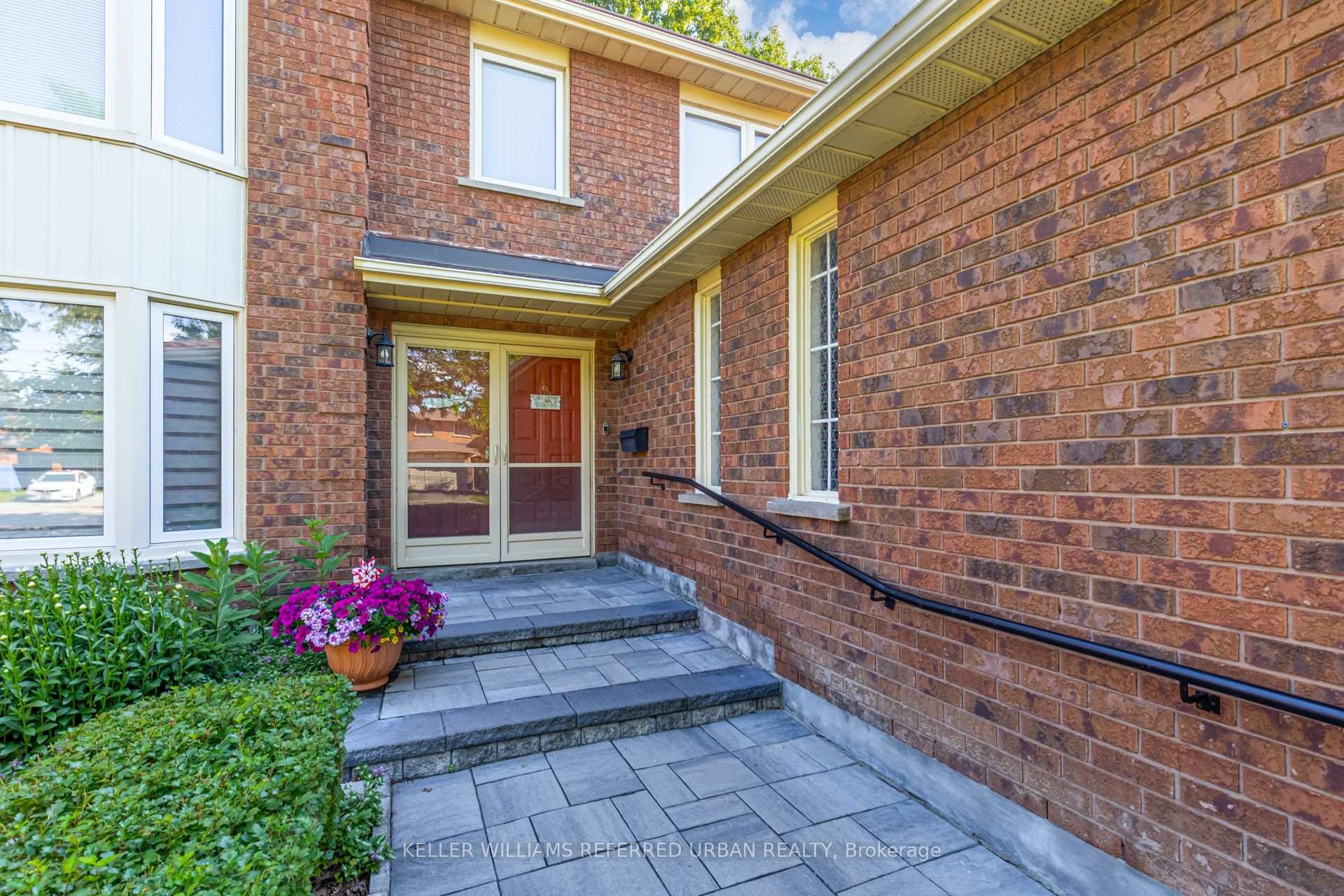 Photo 3 of 4235 Perivale Road, Mississauga, Creditview — HOMEH