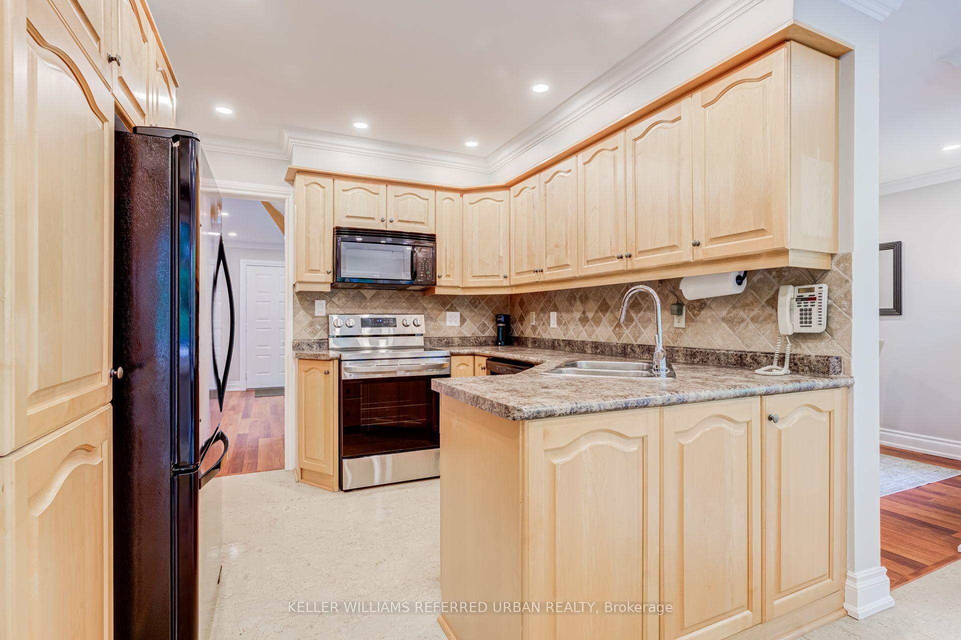 Photo 10 of 4235 Perivale Road, Mississauga, Creditview — HOMEH