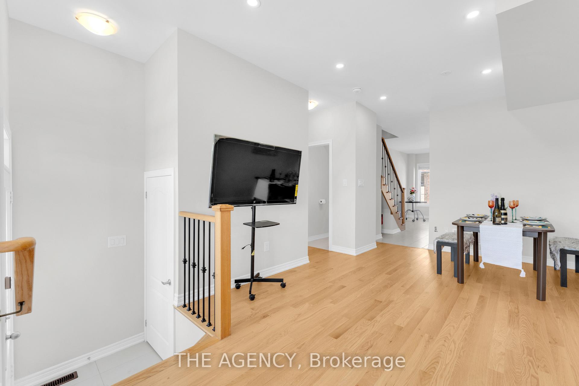Photo 8 of 2064 Donald Cousens Parkway, Markham, Cornell — HOMEH