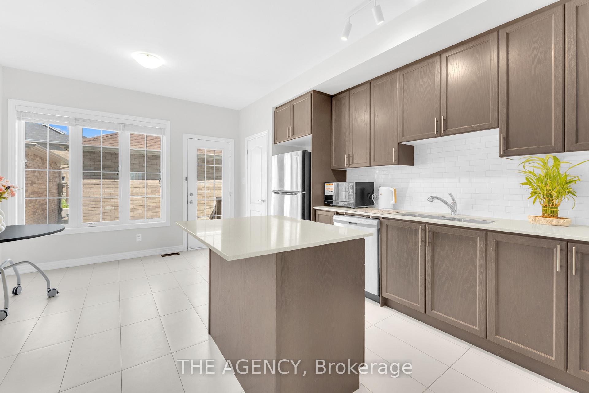 Photo 13 of 2064 Donald Cousens Parkway, Markham, Cornell — HOMEH