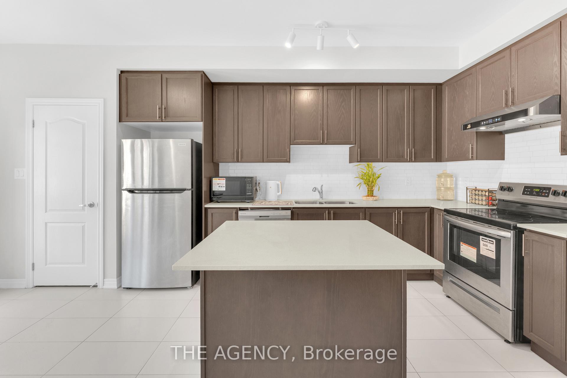 Photo 14 of 2064 Donald Cousens Parkway, Markham, Cornell — HOMEH