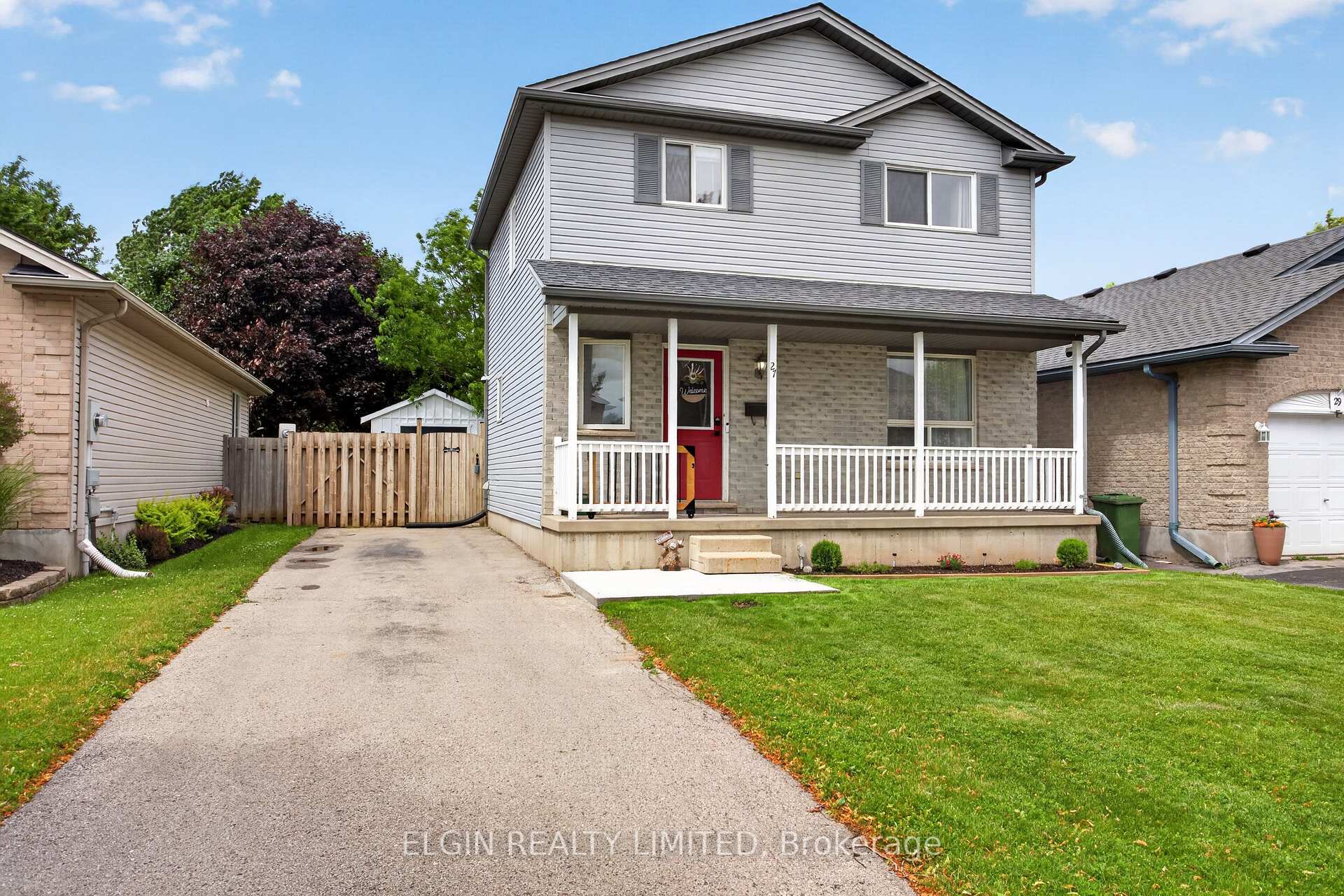 Photo 3 of 27 Cook Crescent, St. Thomas — HOMEH