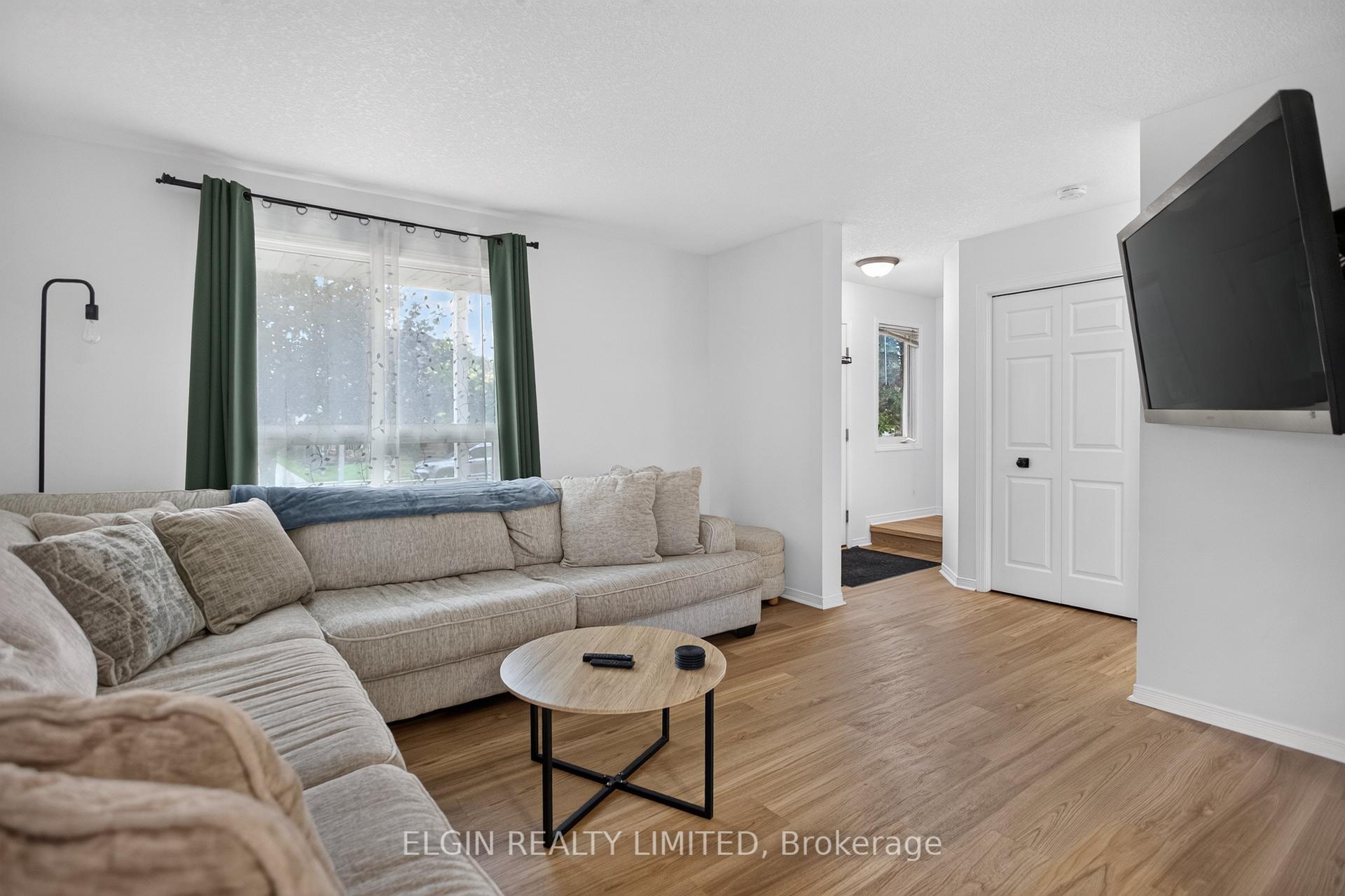 Photo 12 of 27 Cook Crescent, St. Thomas — HOMEH