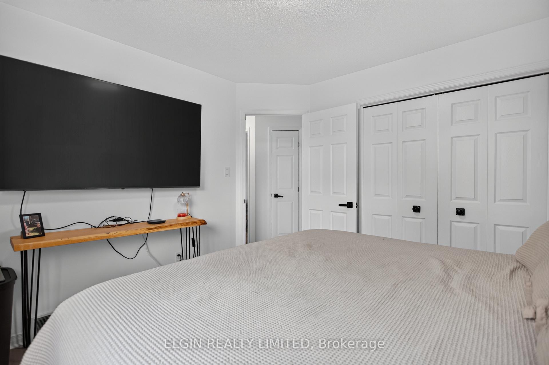 Photo 24 of 27 Cook Crescent, St. Thomas — HOMEH