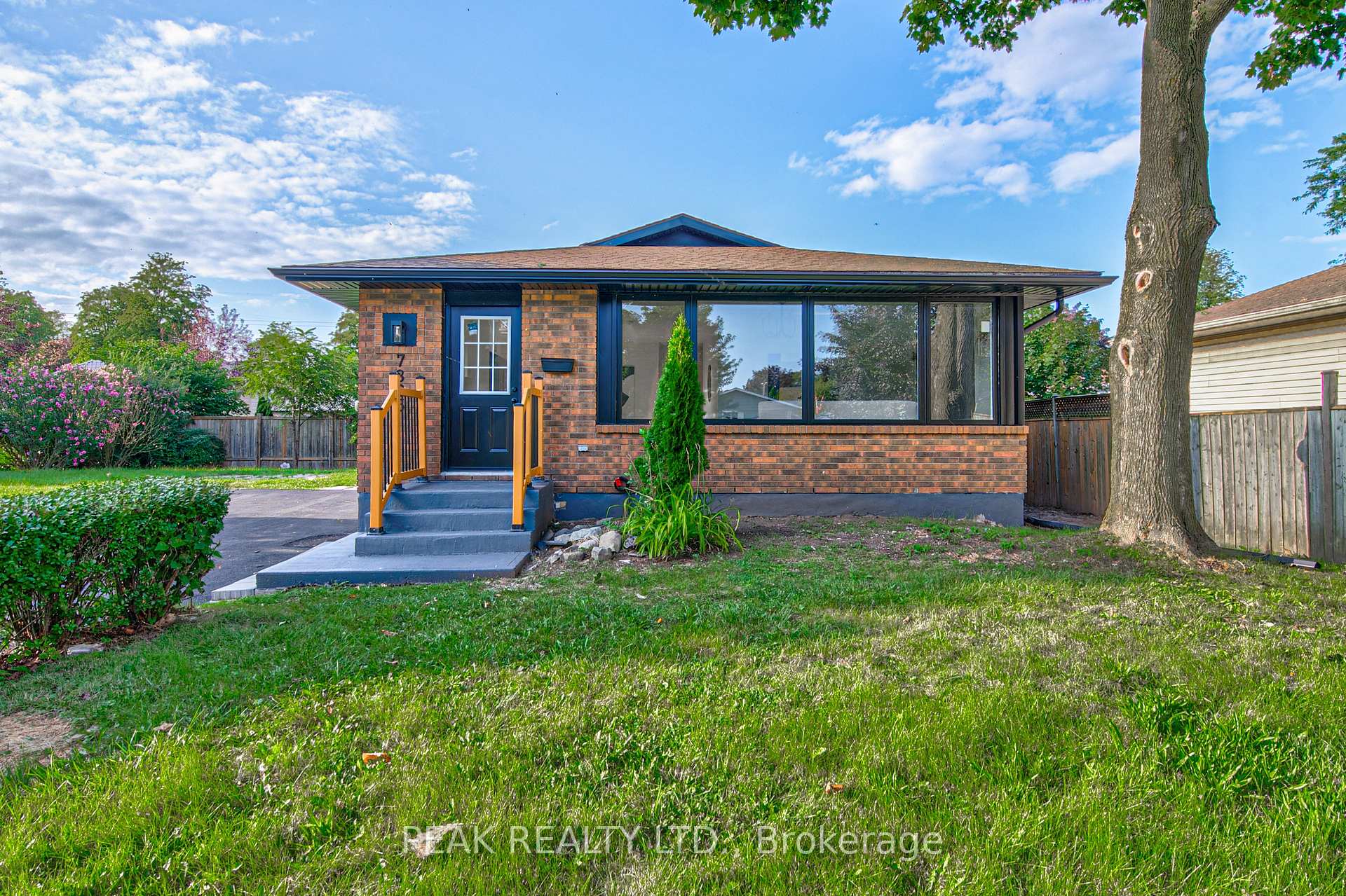 Photo of 7385 North Dorset Place