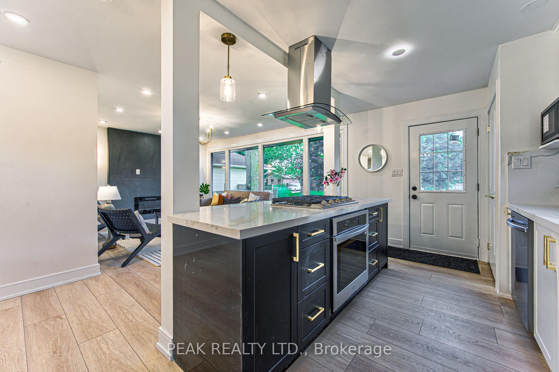 Photo 9 of 7385 North Dorset Place, Niagara Falls, Casey — HOMEH