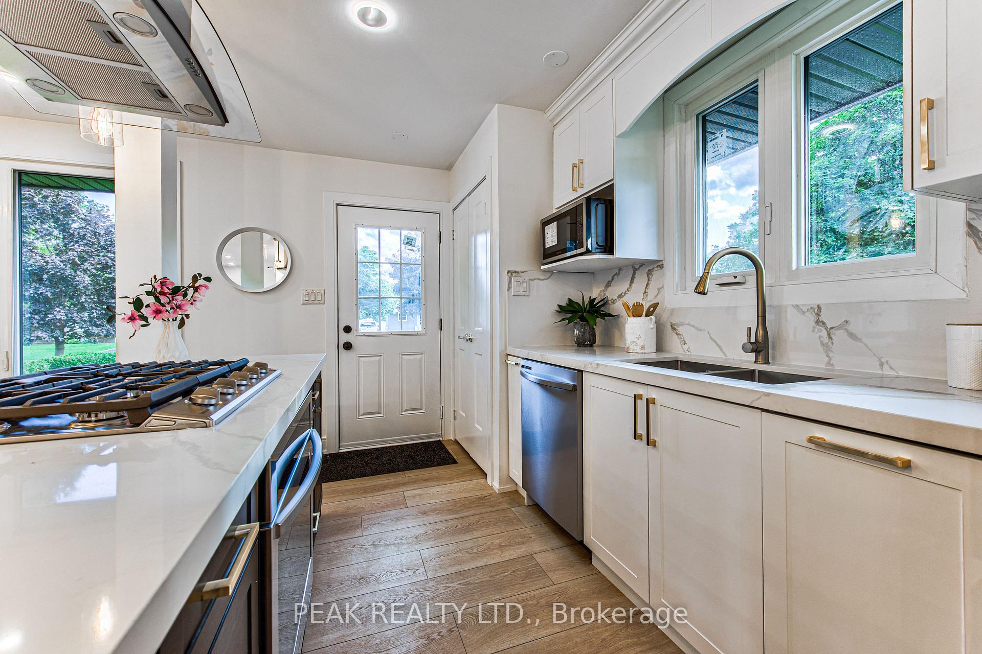 Photo 10 of 7385 North Dorset Place, Niagara Falls, Casey — HOMEH