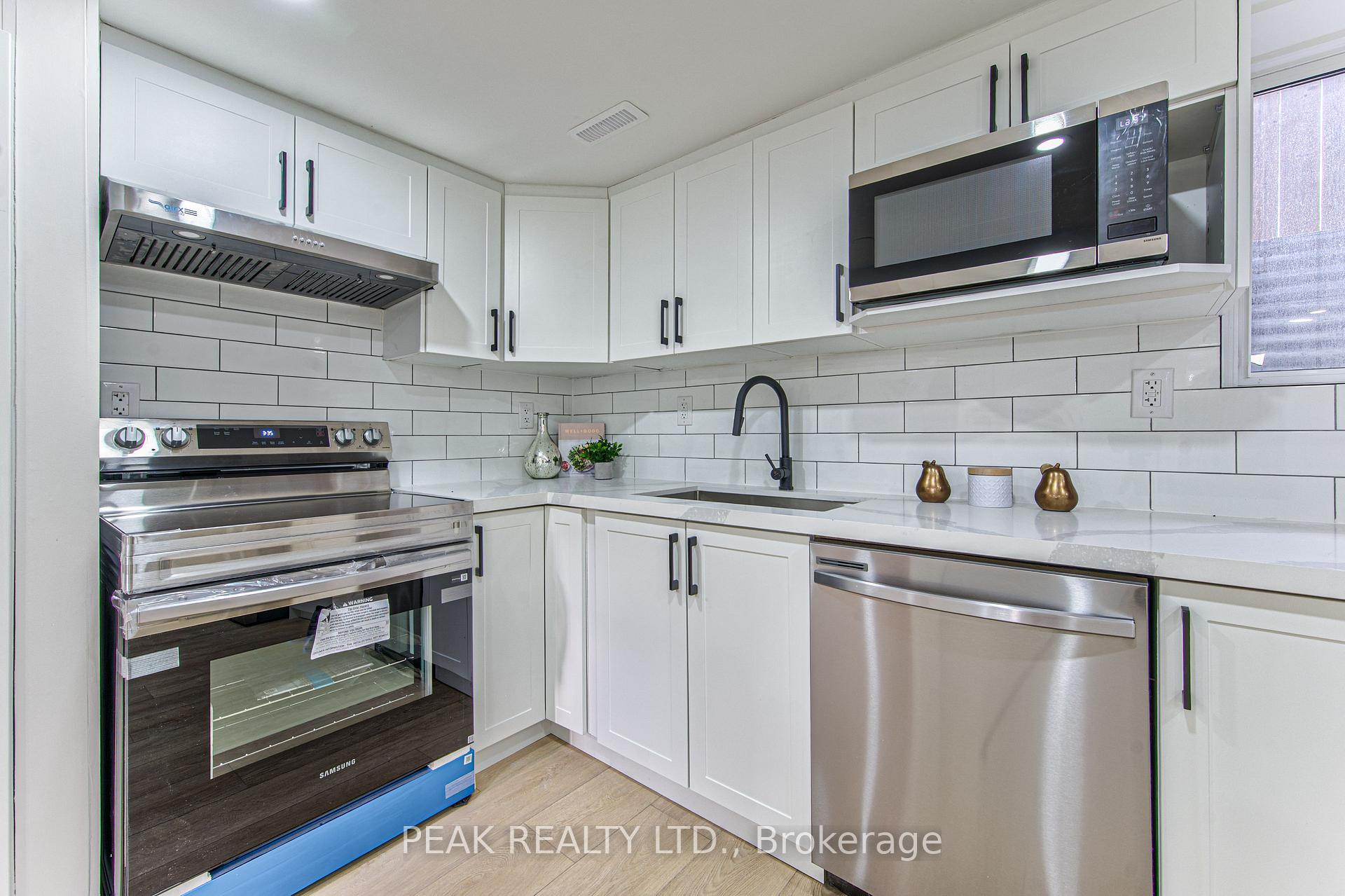 Photo 32 of 7385 North Dorset Place, Niagara Falls, Casey — HOMEH