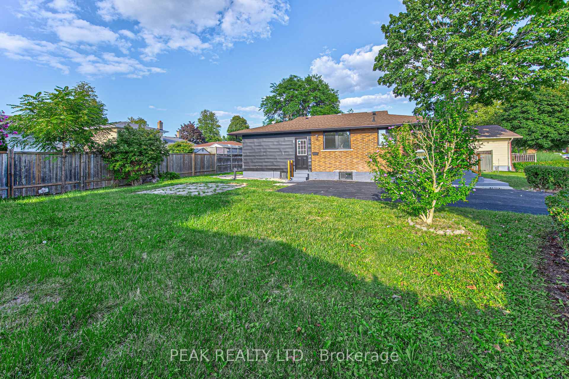 Photo 44 of 7385 North Dorset Place, Niagara Falls, Casey — HOMEH