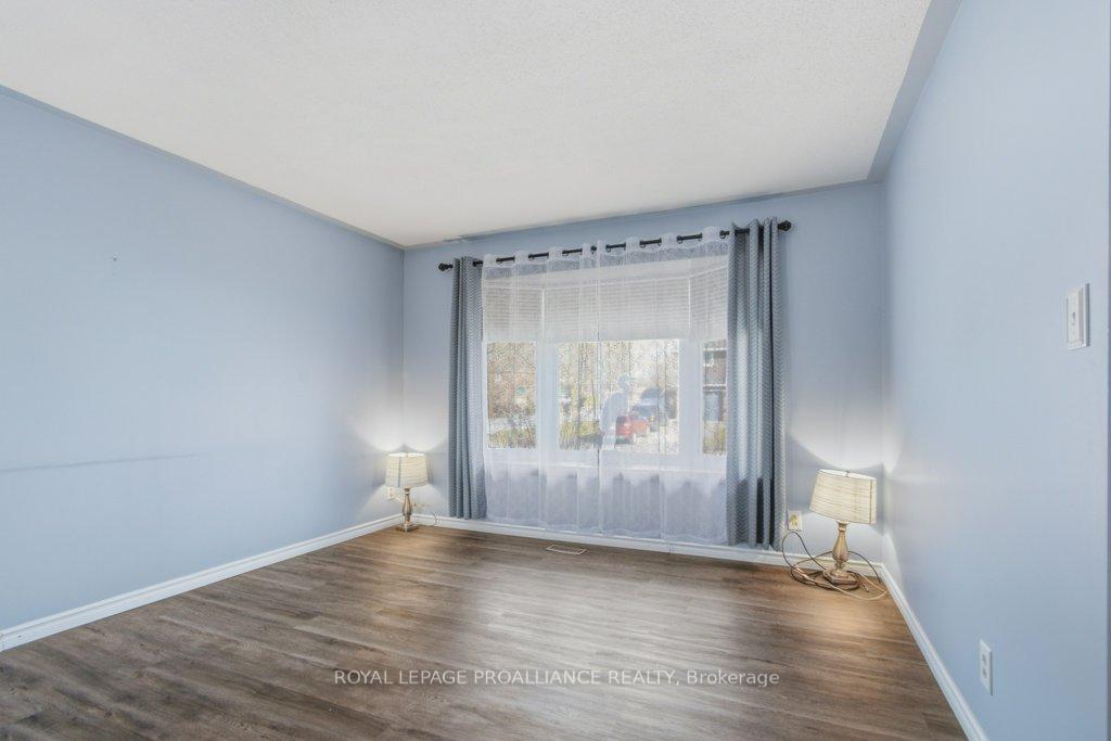 Photo 5 of 4 O'Neil Crescent, Quinte West, Trenton Ward — HOMEH