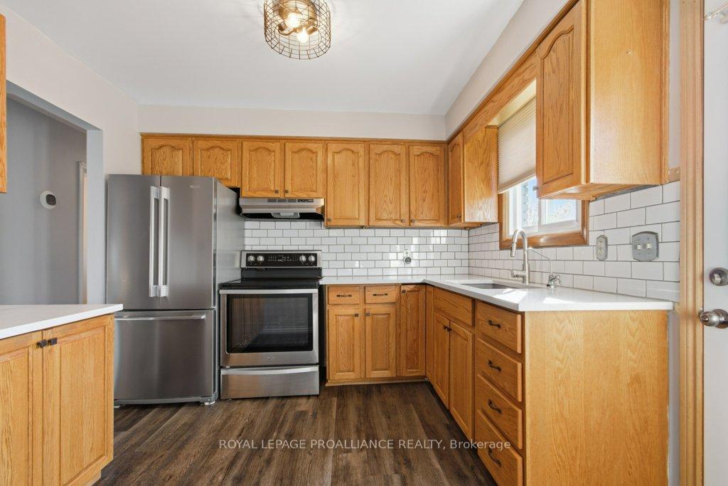 Photo 9 of 4 O'Neil Crescent, Quinte West, Trenton Ward — HOMEH
