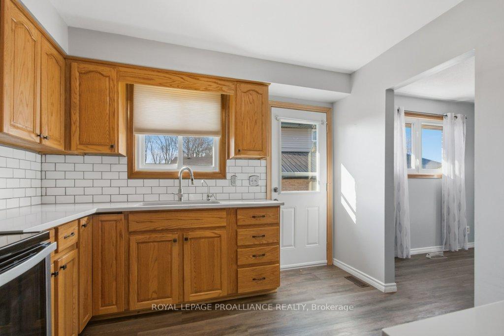 Photo 10 of 4 O'Neil Crescent, Quinte West, Trenton Ward — HOMEH