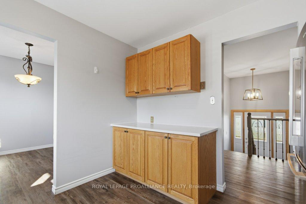 Photo 11 of 4 O'Neil Crescent, Quinte West, Trenton Ward — HOMEH