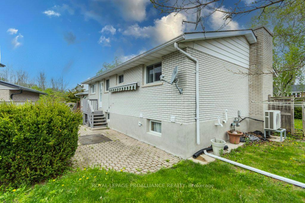 Photo 27 of 4 O'Neil Crescent, Quinte West, Trenton Ward — HOMEH