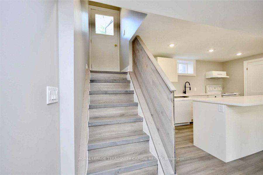 Photo 2 of Unit Lower, 192 Wellington Street E, Barrie, Wellington — HOMEH