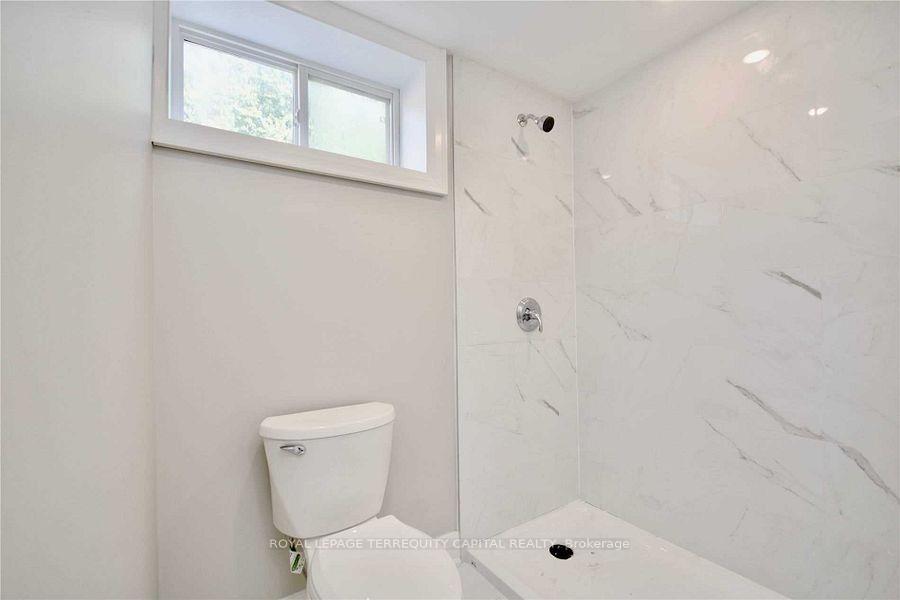 Photo 11 of Unit Lower, 192 Wellington Street E, Barrie, Wellington — HOMEH