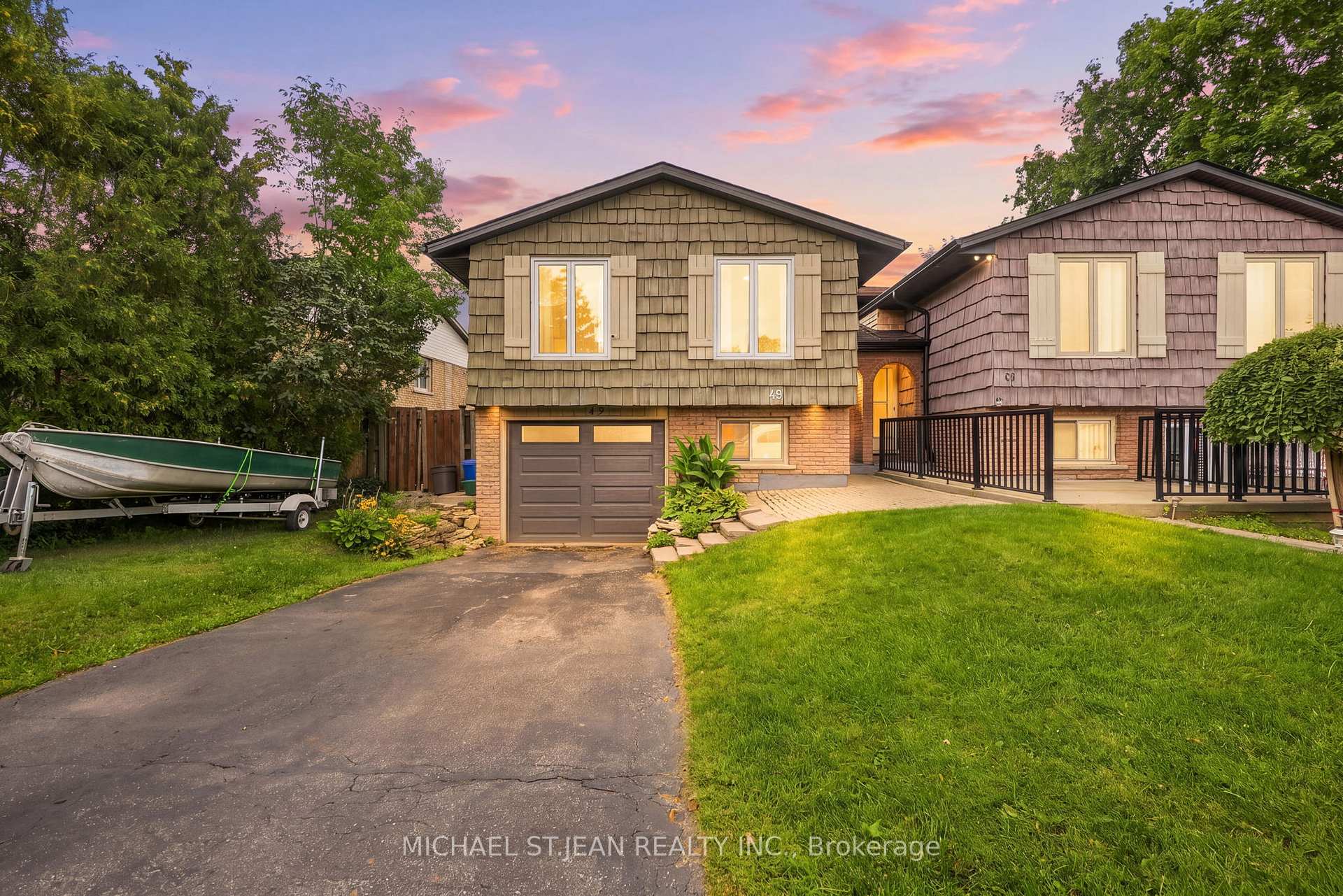 Photo 1 of 49 Markson Crescent, Hamilton, Lisgar — HOMEH