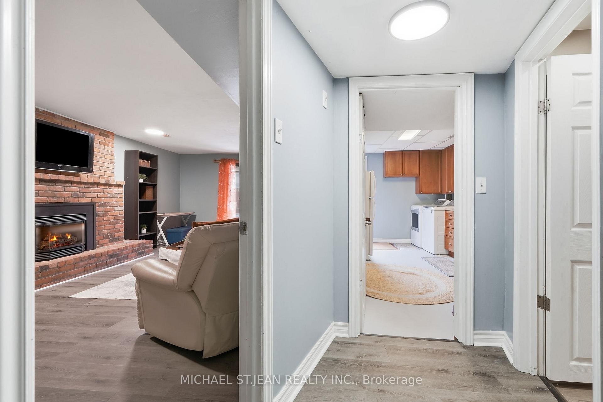 Photo 21 of 49 Markson Crescent, Hamilton, Lisgar — HOMEH