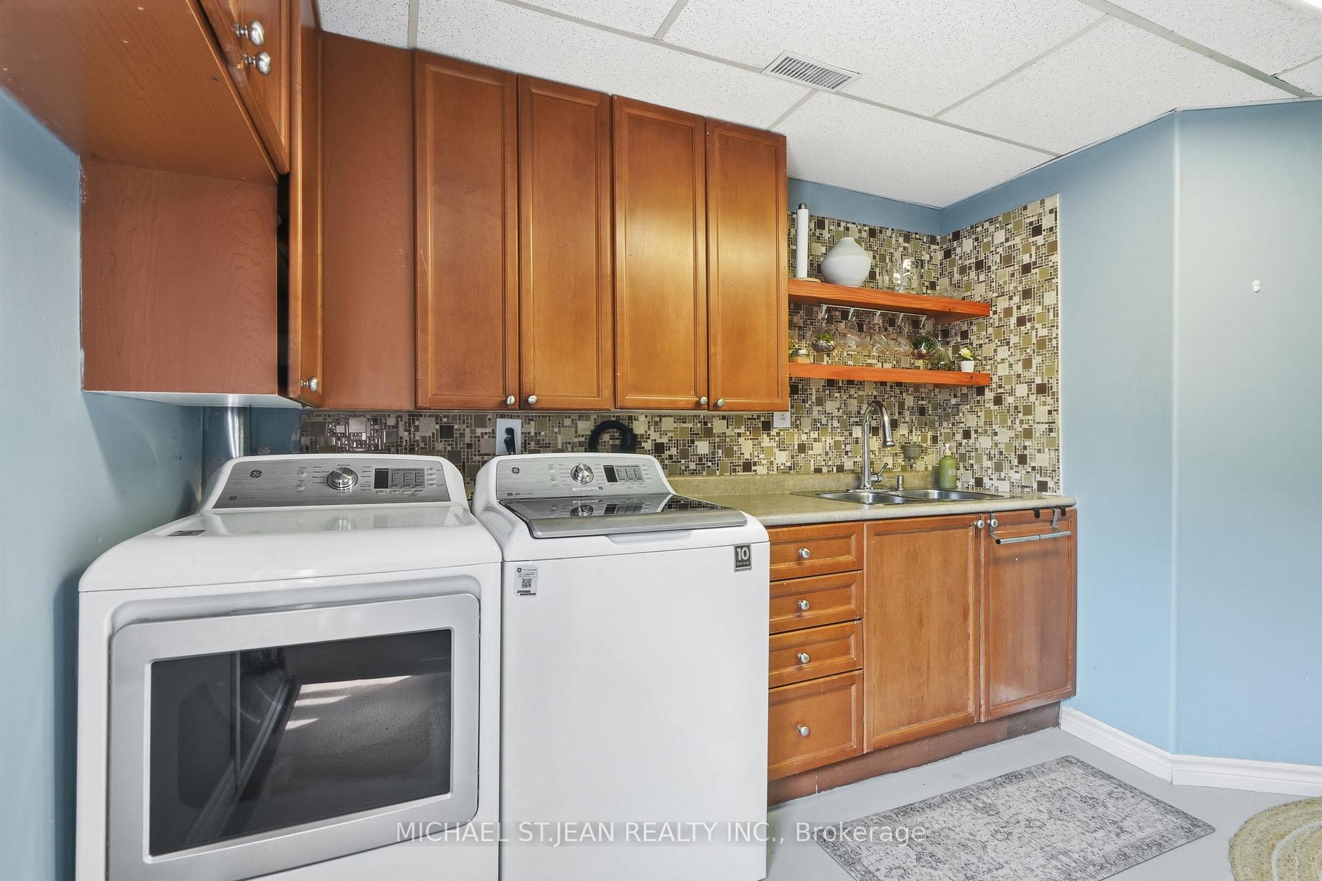 Photo 28 of 49 Markson Crescent, Hamilton, Lisgar — HOMEH