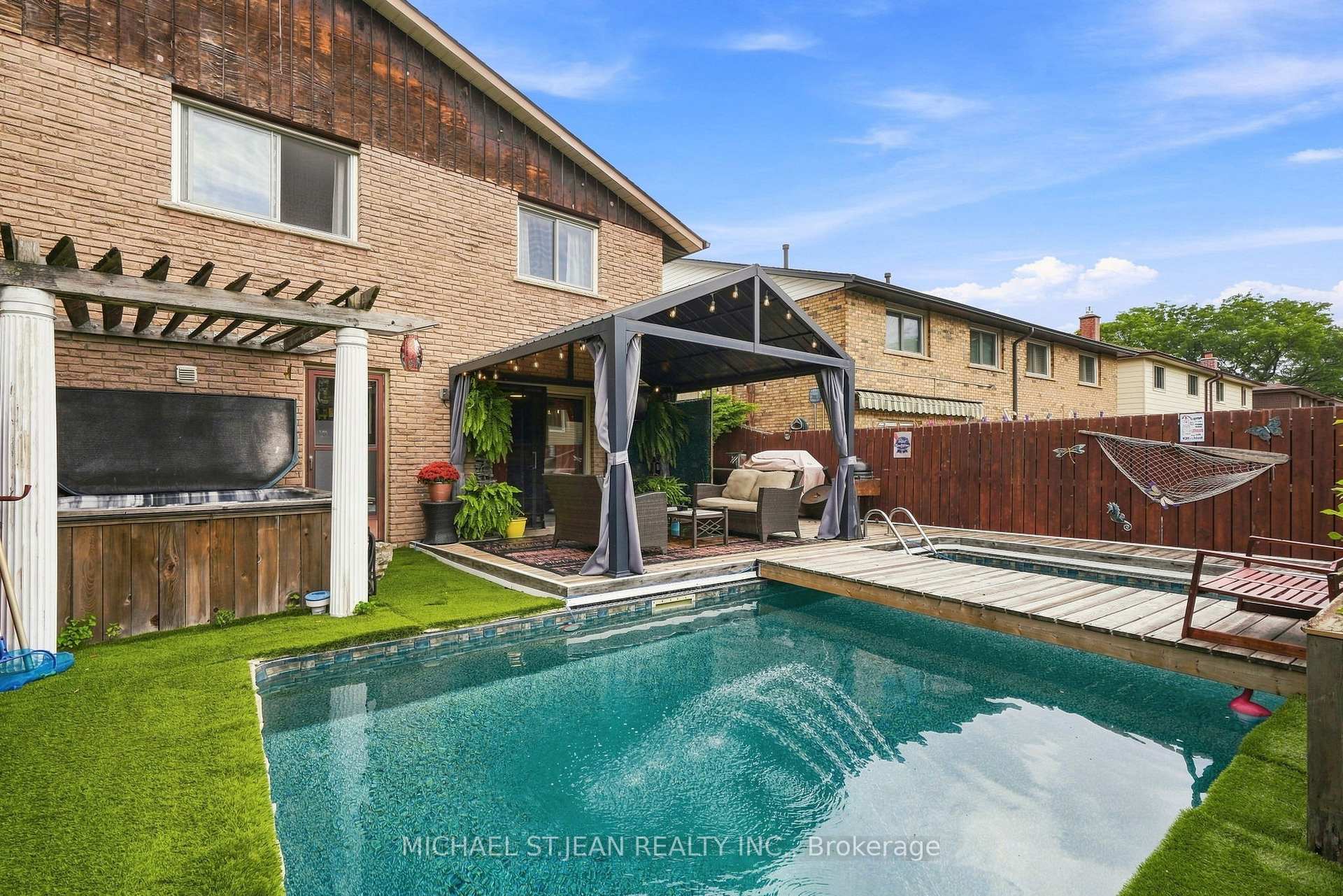 Photo 31 of 49 Markson Crescent, Hamilton, Lisgar — HOMEH