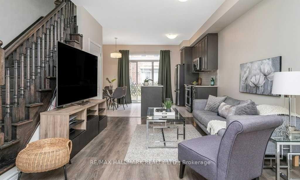 Photo 4 of Unit 3, 636 Evans Avenue, Etobicoke, Alderwood — HOMEH