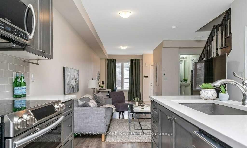 Photo 12 of Unit 3, 636 Evans Avenue, Etobicoke, Alderwood — HOMEH