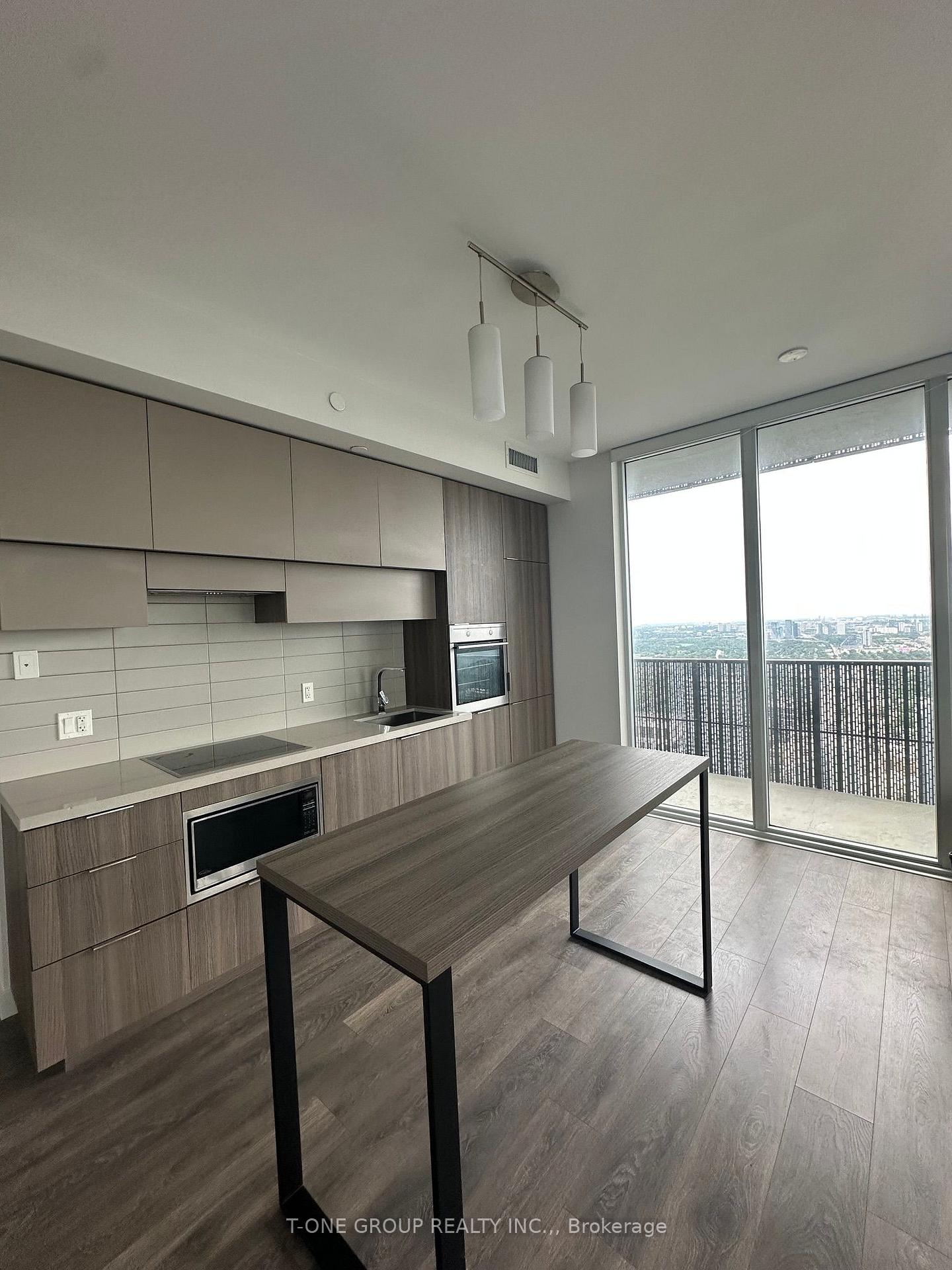 Photo 6 of Unit 5111, 8 Eglinton Avenue E, Toronto, Mount Pleasant East — HOMEH