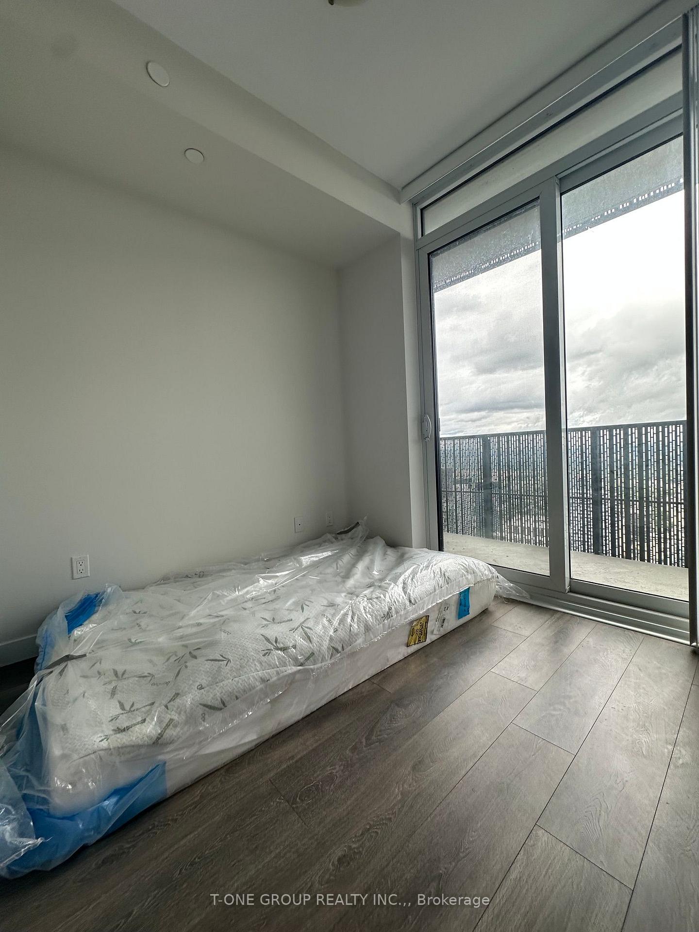 Photo 11 of Unit 5111, 8 Eglinton Avenue E, Toronto, Mount Pleasant East — HOMEH
