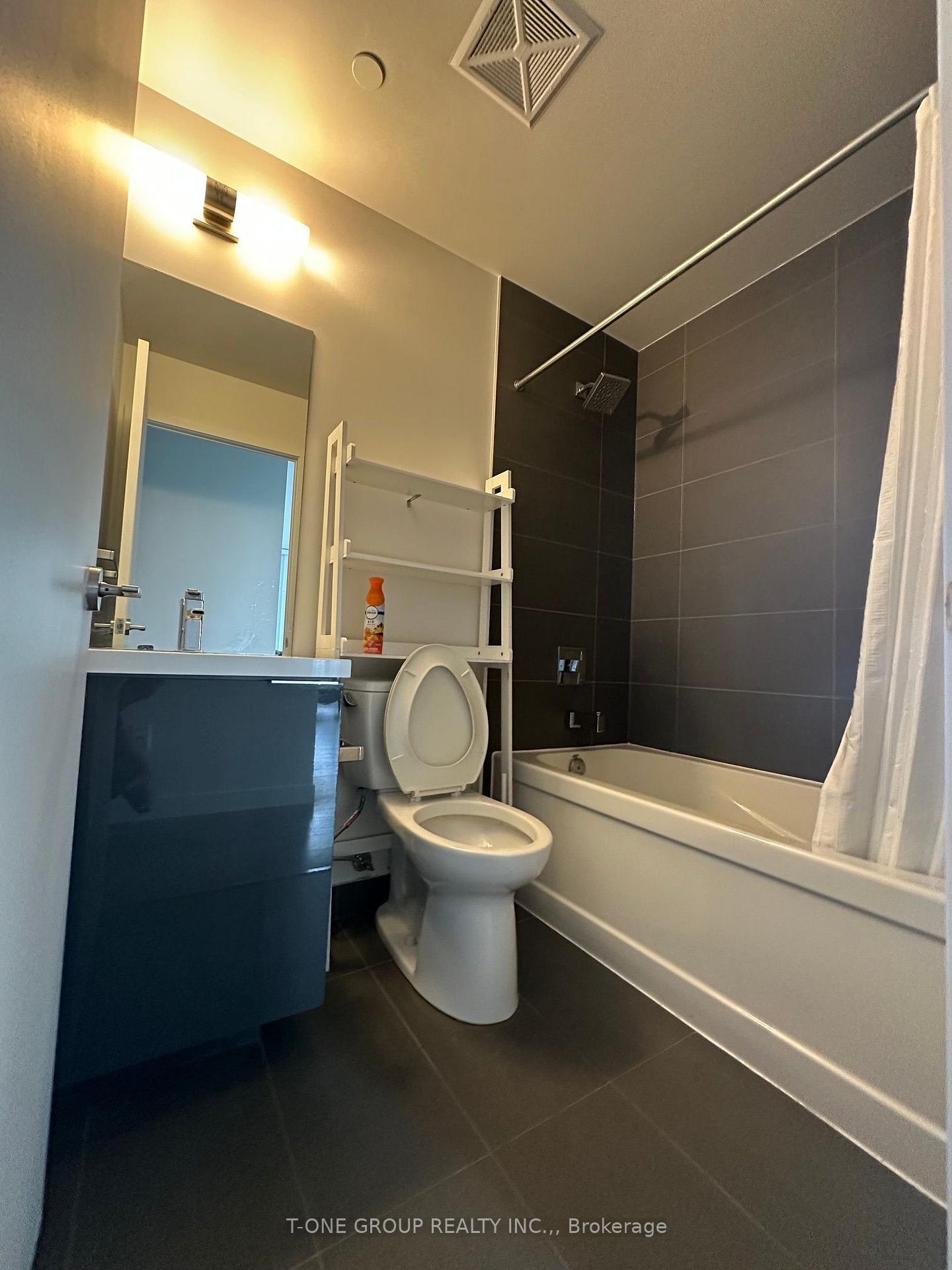 Photo 14 of Unit 5111, 8 Eglinton Avenue E, Toronto, Mount Pleasant East — HOMEH